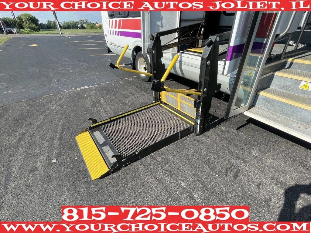 2014 Chevrolet Express Commercial Cutaway 4500 Van 177" Diesel - 22936436 - 1