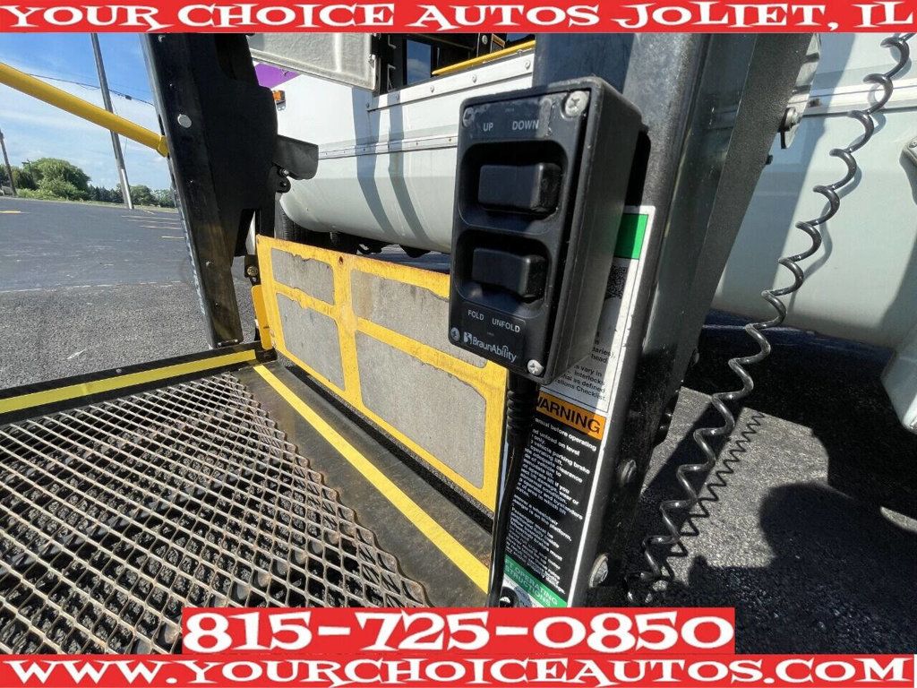 2014 Chevrolet Express Commercial Cutaway 4500 Van 177" Diesel - 22936436 - 2