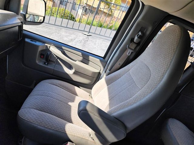 2014 Chevrolet Express Passenger RWD 1500 135" LS - 22828681 - 35