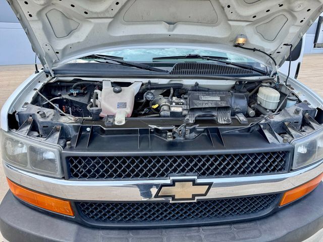 2014 Chevrolet Express Passenger RWD 1500 135" LT - 23033158 - 17
