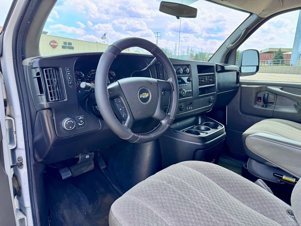 2014 Chevrolet Express Passenger RWD 1500 135" LT - 23033158 - 8