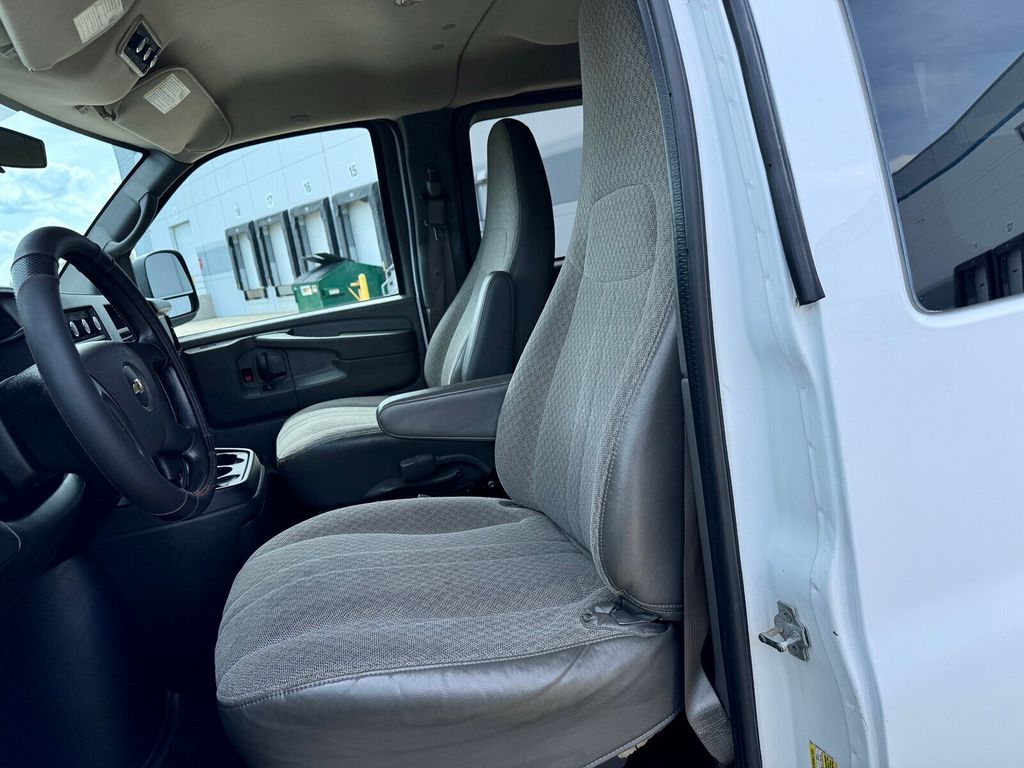 2014 Chevrolet Express Passenger RWD 1500 135" LT - 23016734 - 9