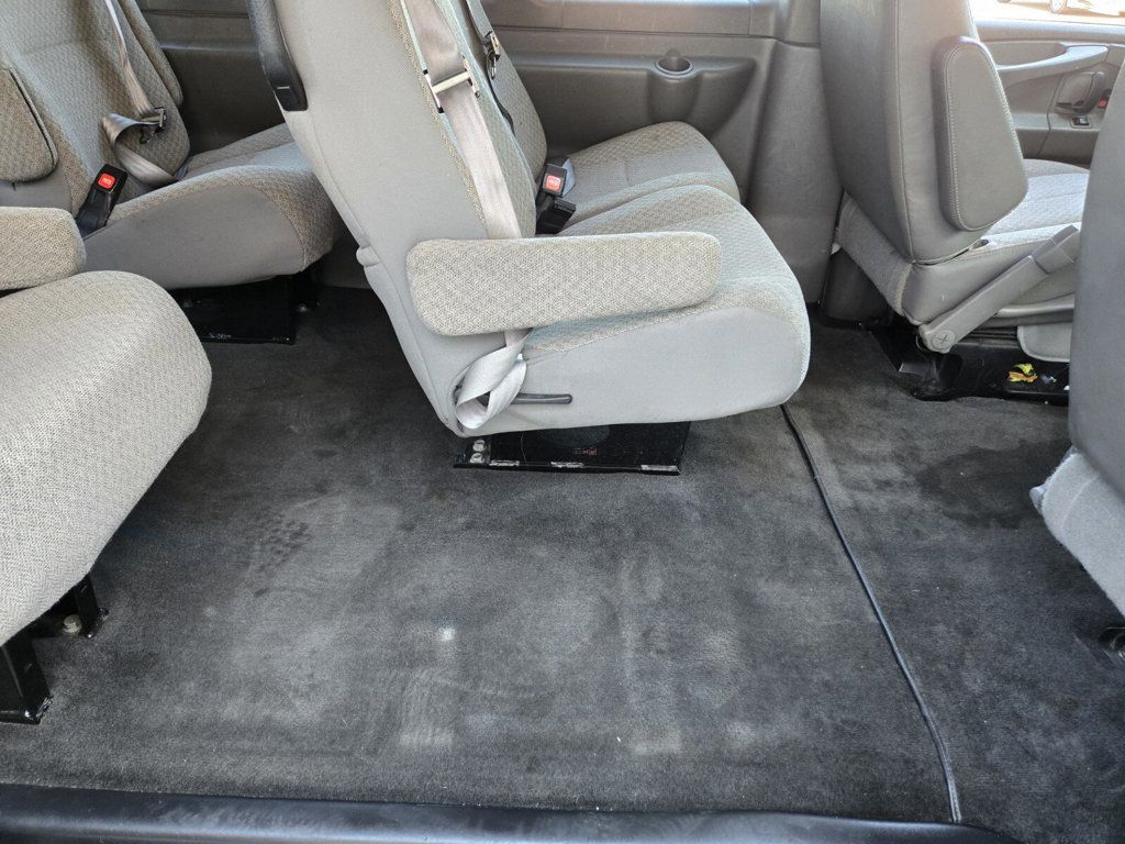 2014 Chevrolet Express Passenger RWD 2500 135" LT - 22894377 - 11