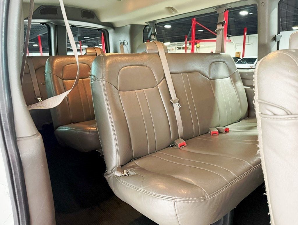 2014 Chevrolet Express Passenger RWD 3500 155" LS w/1LS - 22899717 - 23