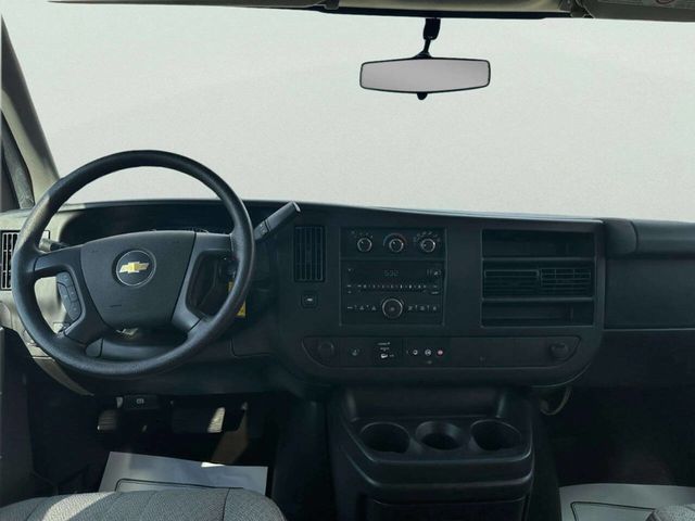 2014 Chevrolet Express Passenger RWD 3500 155" LT w/1LT - 23045963 - 23