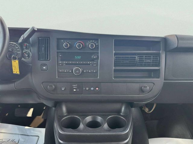 2014 Chevrolet Express Passenger RWD 3500 155" LT w/1LT - 23045963 - 24