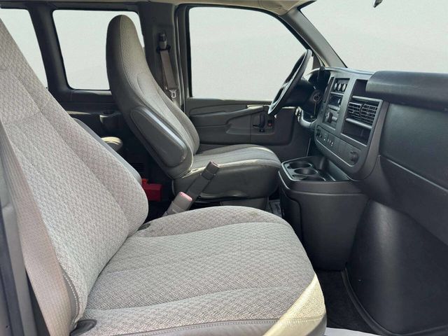 2014 Chevrolet Express Passenger RWD 3500 155" LT w/1LT - 23045963 - 27