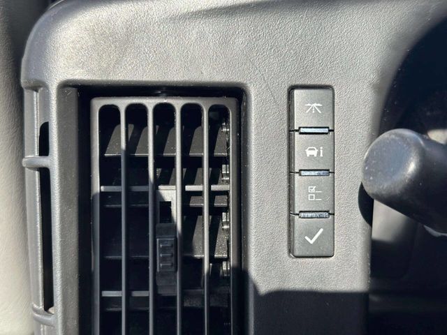 2014 Chevrolet Express Passenger RWD 3500 155" LT w/1LT - 23045963 - 31