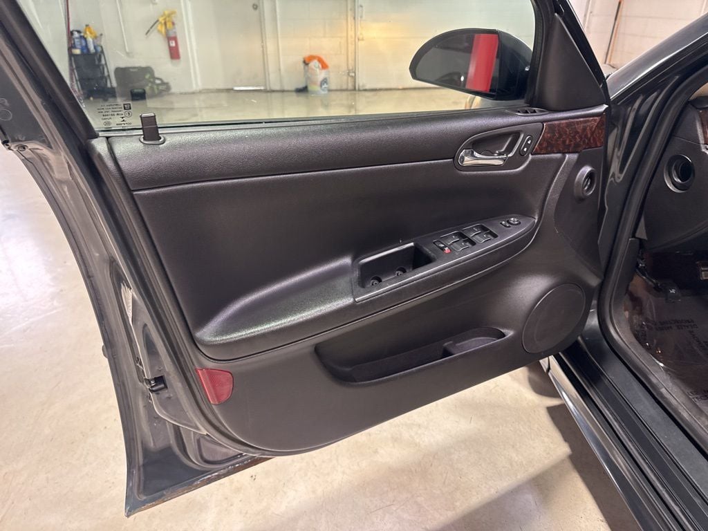 2014 Chevrolet Impala Limited 4dr Sedan LT - 23005410 - 24