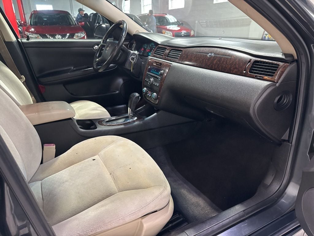 2014 Chevrolet Impala Limited 4dr Sedan LT - 23005410 - 36