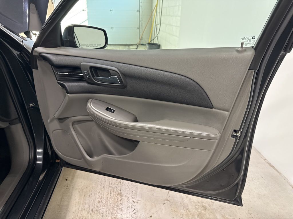 2014 Chevrolet Malibu 4dr Sedan LS w/1LS - 22975488 - 31