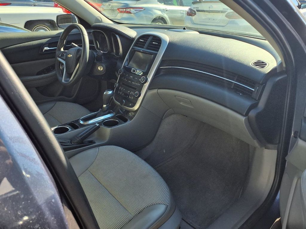 Chevrolet Malibu photo 18