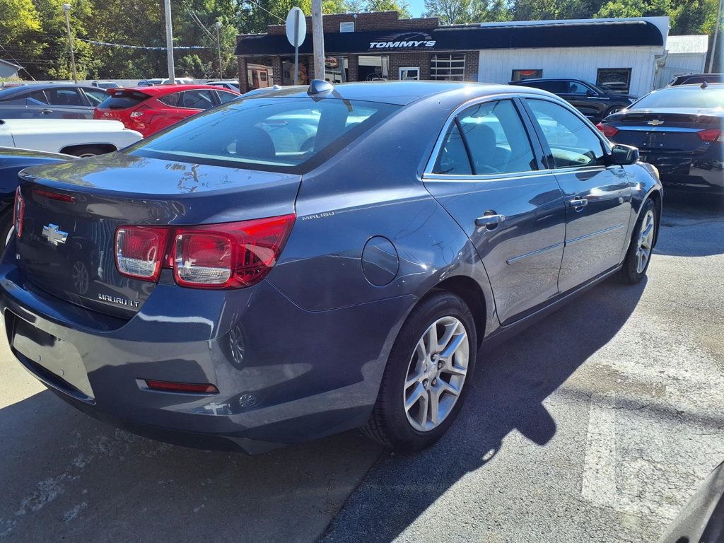 Chevrolet Malibu photo 3