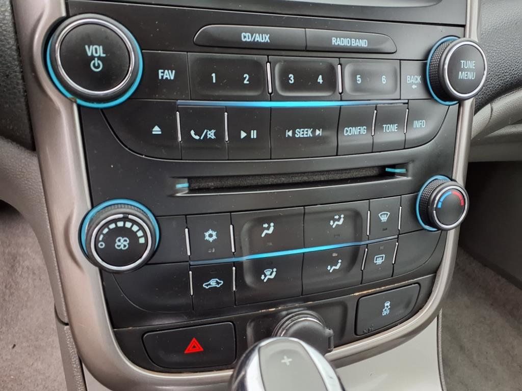 2014 Chevrolet Malibu LS - 22866611 - 11