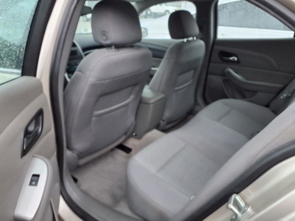 2014 Chevrolet Malibu LS - 22866611 - 15