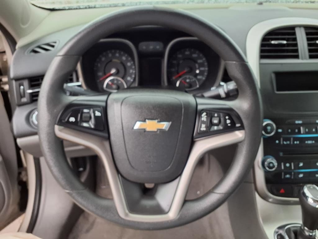 2014 Chevrolet Malibu LS - 22866611 - 8