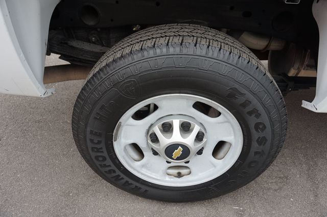 2014 Chevrolet Silverado 2500HD WORK TRUCK, UTILITY BED, HYDRAULIC LIFT, CLOTH SEATS - 23055031 - 13