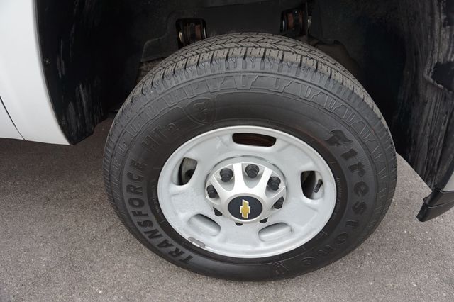 2014 Chevrolet Silverado 2500HD WORK TRUCK, UTILITY BED, HYDRAULIC LIFT, CLOTH SEATS - 23055031 - 14