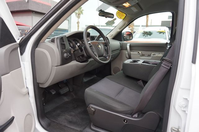 2014 Chevrolet Silverado 2500HD WORK TRUCK, UTILITY BED, HYDRAULIC LIFT, CLOTH SEATS - 23055031 - 15