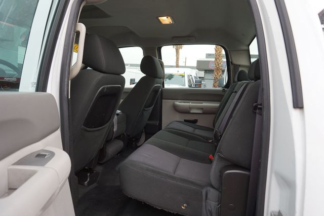 2014 Chevrolet Silverado 2500HD WORK TRUCK, UTILITY BED, HYDRAULIC LIFT, CLOTH SEATS - 23055031 - 17