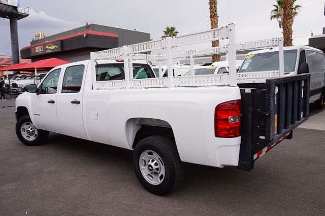 2014 Chevrolet Silverado 2500HD WORK TRUCK, UTILITY BED, HYDRAULIC LIFT, CLOTH SEATS - 23055031 - 3