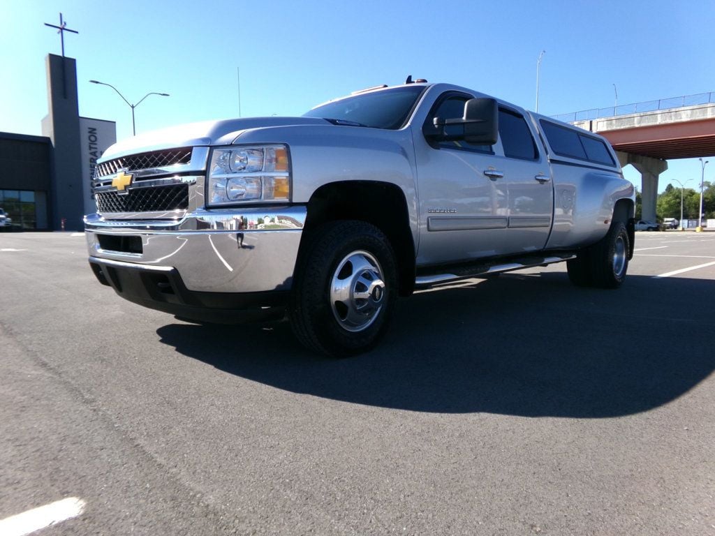 2014 Chevrolet Silverado 3500HD LT photo 2