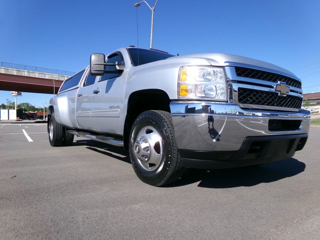 2014 Chevrolet Silverado 3500HD LT photo 4