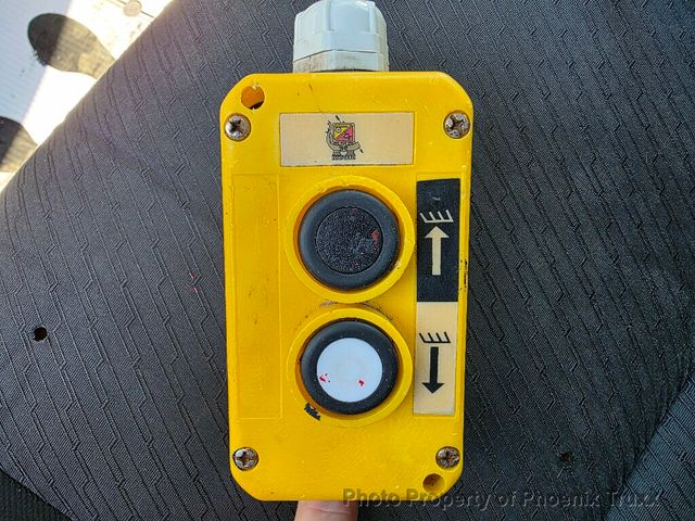 2014 Chevrolet Silverado 3500HD 4WD Reg Cab 133.7" Work Truck - 22954866 - 11