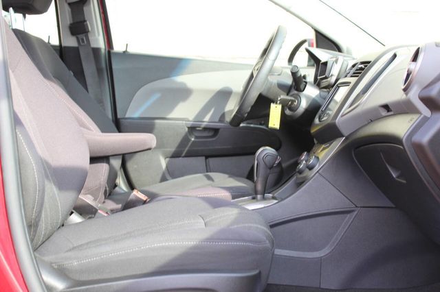 2014 Chevrolet Sonic 4dr Sedan Automatic LT - 22898481 - 14