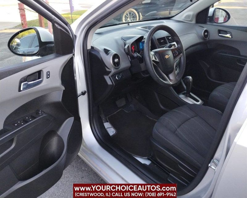 2014 Chevrolet Sonic 4dr Sedan Automatic LT - 22923359 - 11