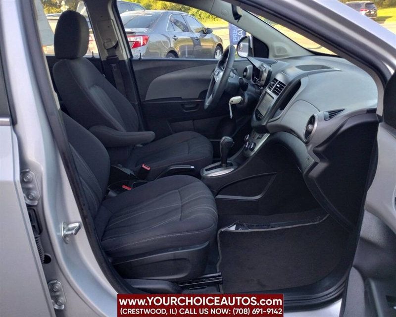 2014 Chevrolet Sonic 4dr Sedan Automatic LT - 22923359 - 19