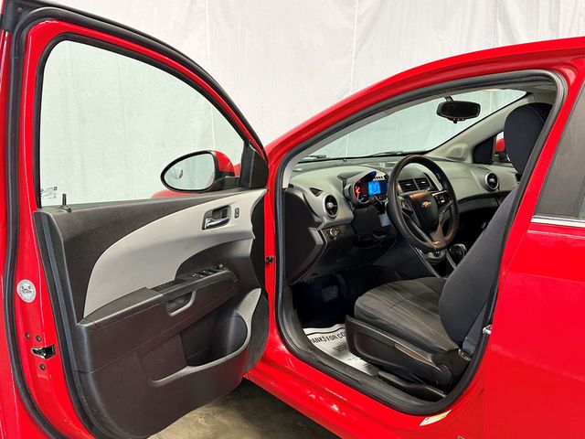 2014 Chevrolet Sonic 4dr Sedan Automatic LT - 23087201 - 12
