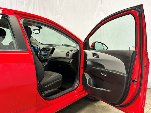 2014 Chevrolet Sonic 4dr Sedan Automatic LT - 23087201 - 13
