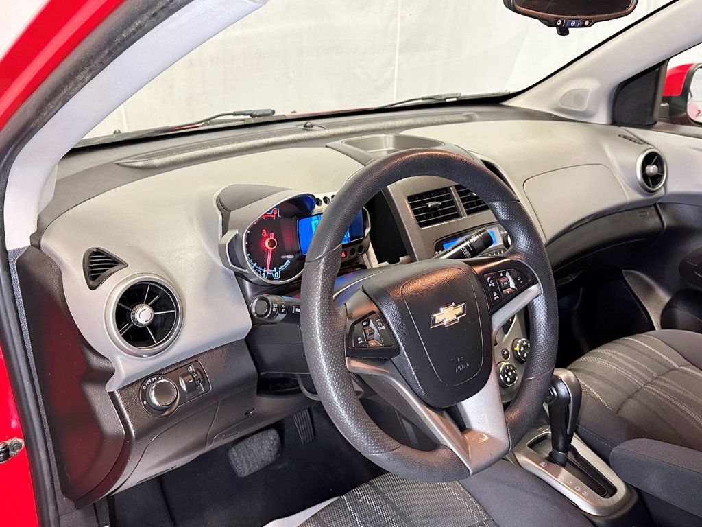 2014 Chevrolet Sonic 4dr Sedan Automatic LT - 23087201 - 18