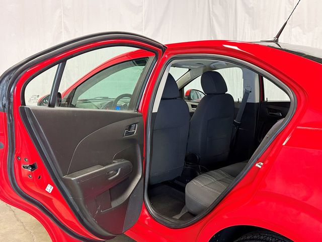 2014 Chevrolet Sonic 4dr Sedan Automatic LT - 23087201 - 27