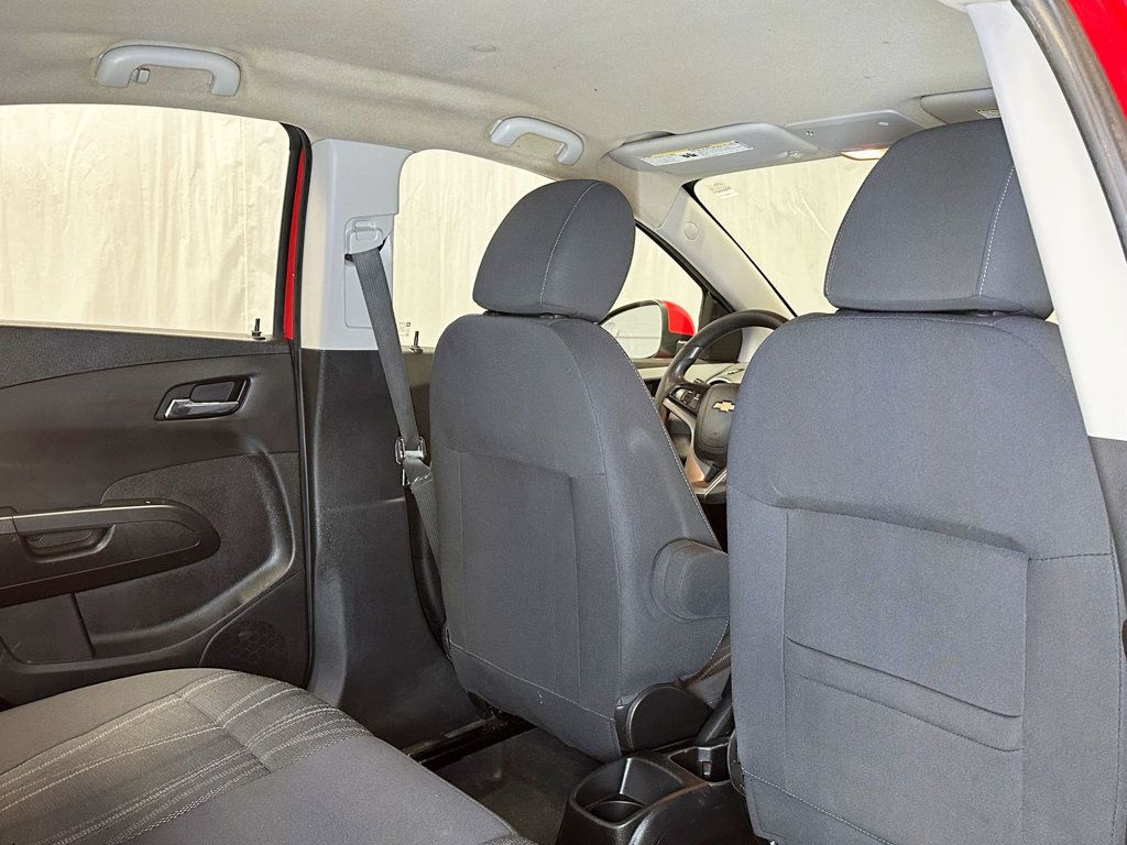 2014 Chevrolet Sonic 4dr Sedan Automatic LT - 23087201 - 30