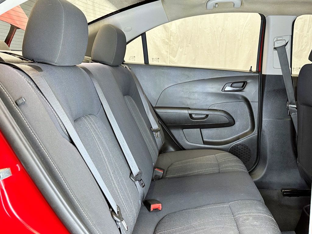 2014 Chevrolet Sonic 4dr Sedan Automatic LT - 23087201 - 32