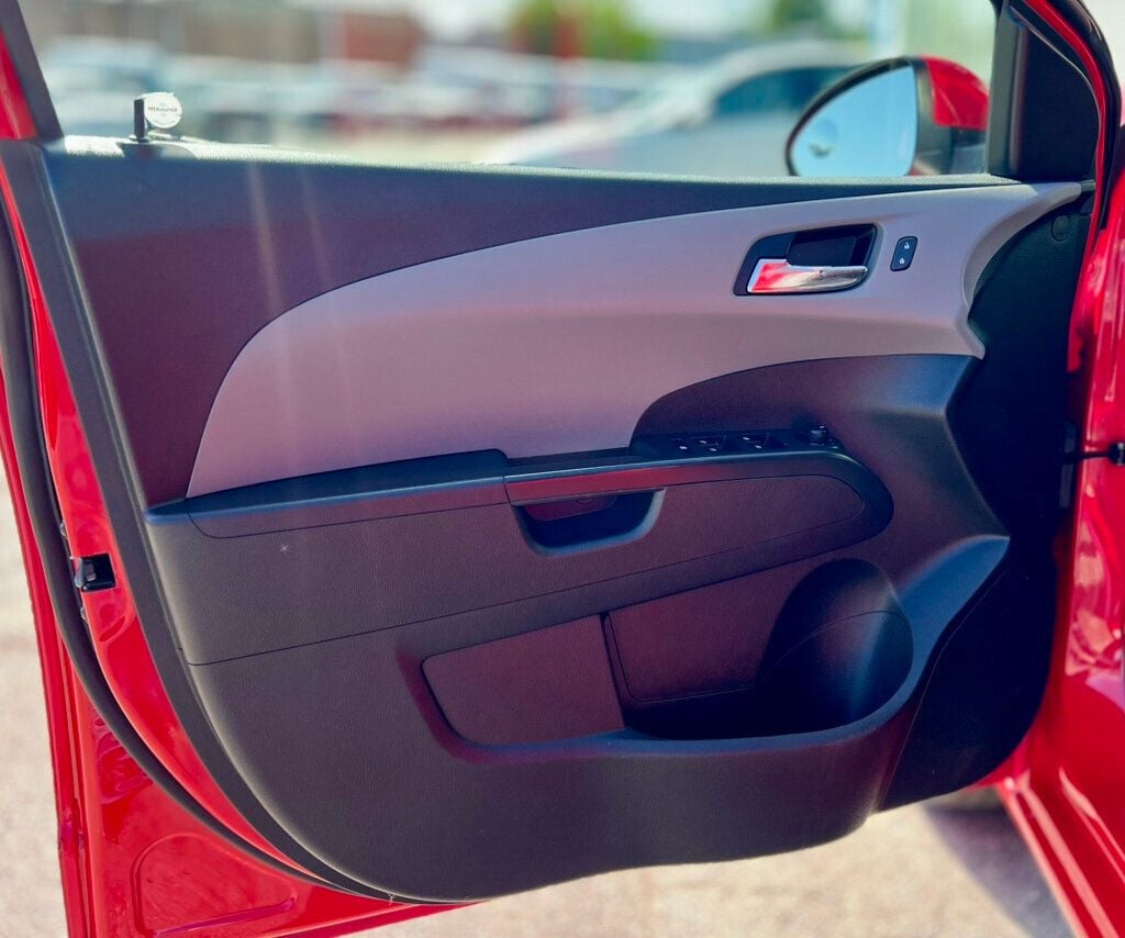 2014 Chevrolet Sonic LTZ photo 10