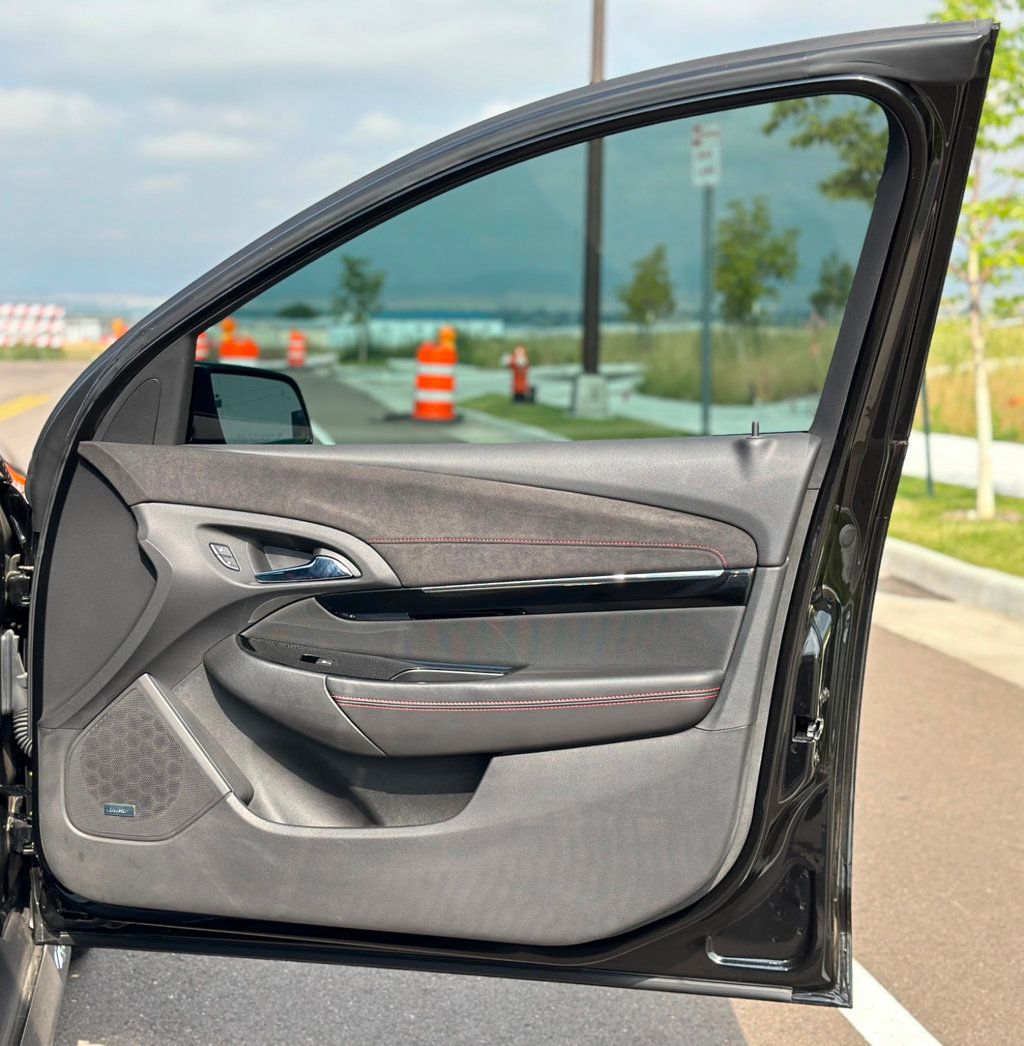 2014 Chevrolet SS photo 13