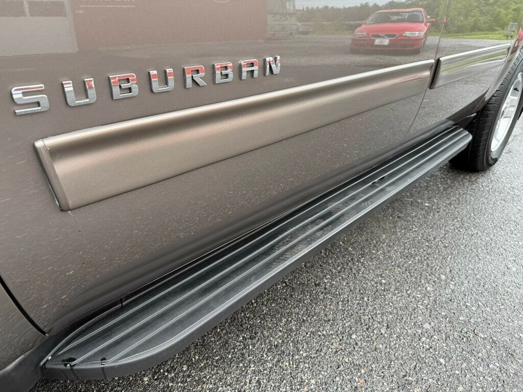2014 Chevrolet Suburban LS photo 13