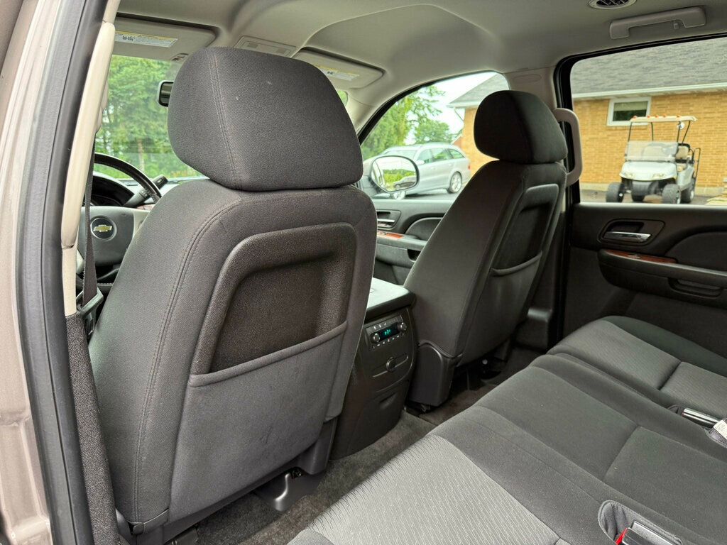 2014 Chevrolet Suburban LS photo 35