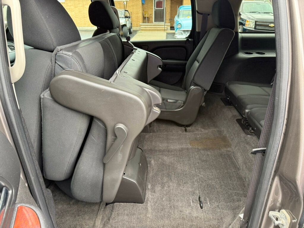 2014 Chevrolet Suburban LS photo 37
