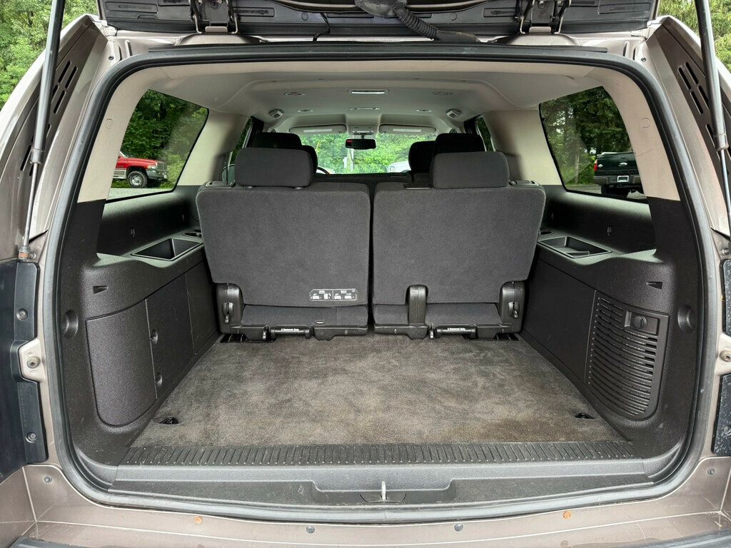 2014 Chevrolet Suburban LS photo 41