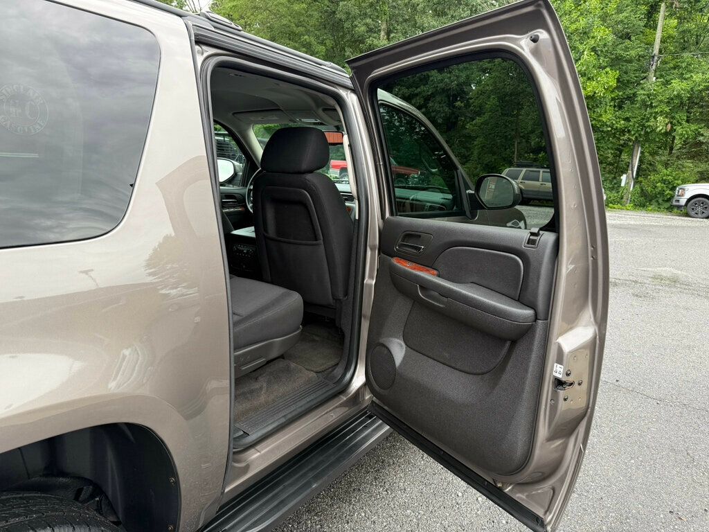 2014 Chevrolet Suburban LS photo 44