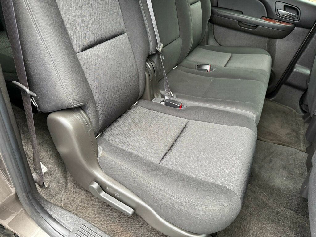 2014 Chevrolet Suburban LS photo 47