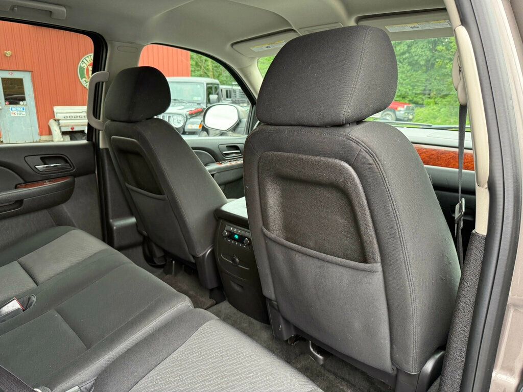 2014 Chevrolet Suburban LS photo 49