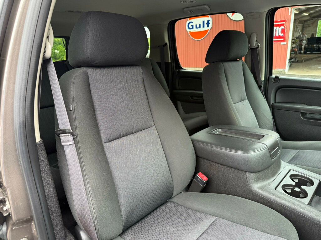 2014 Chevrolet Suburban LS photo 52