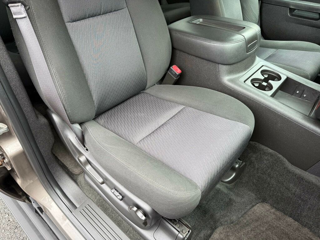 2014 Chevrolet Suburban LS photo 53