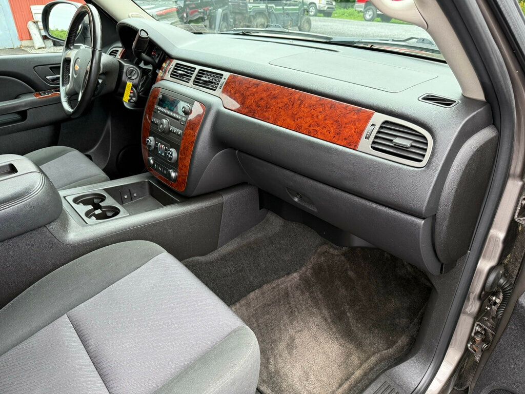 2014 Chevrolet Suburban LS photo 55