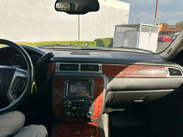 2014 Chevrolet Suburban 2WD 4dr LTZ - 22905595 - 12